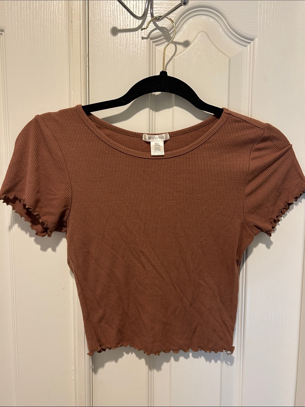 Bozzolo Rust Brown Ribbed Lettuce-Edge Crop Top